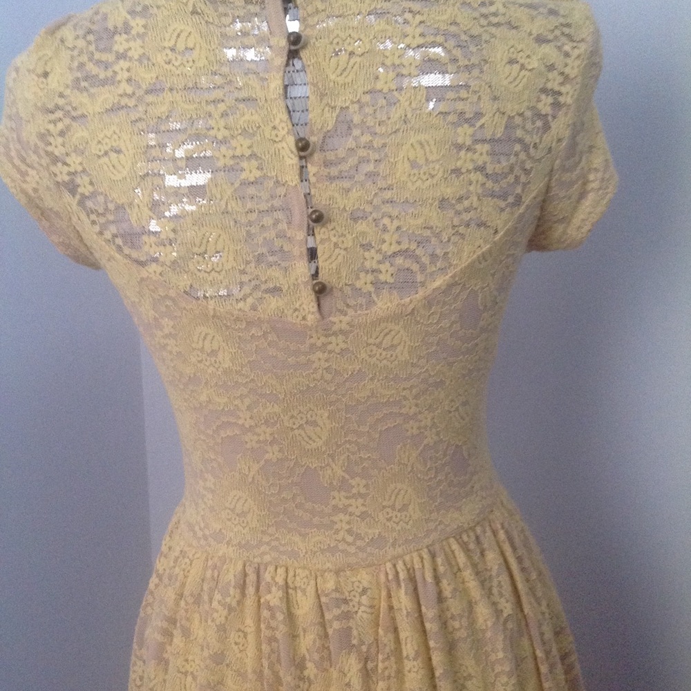 ♣️ 3/$20 Finn & clover yellow lace handkerchief dress - Picture 4 of 8